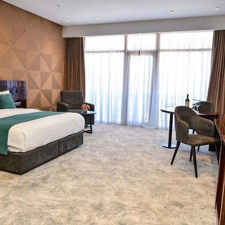 Hotel Monarch Batumi Ngoại thất bức ảnh