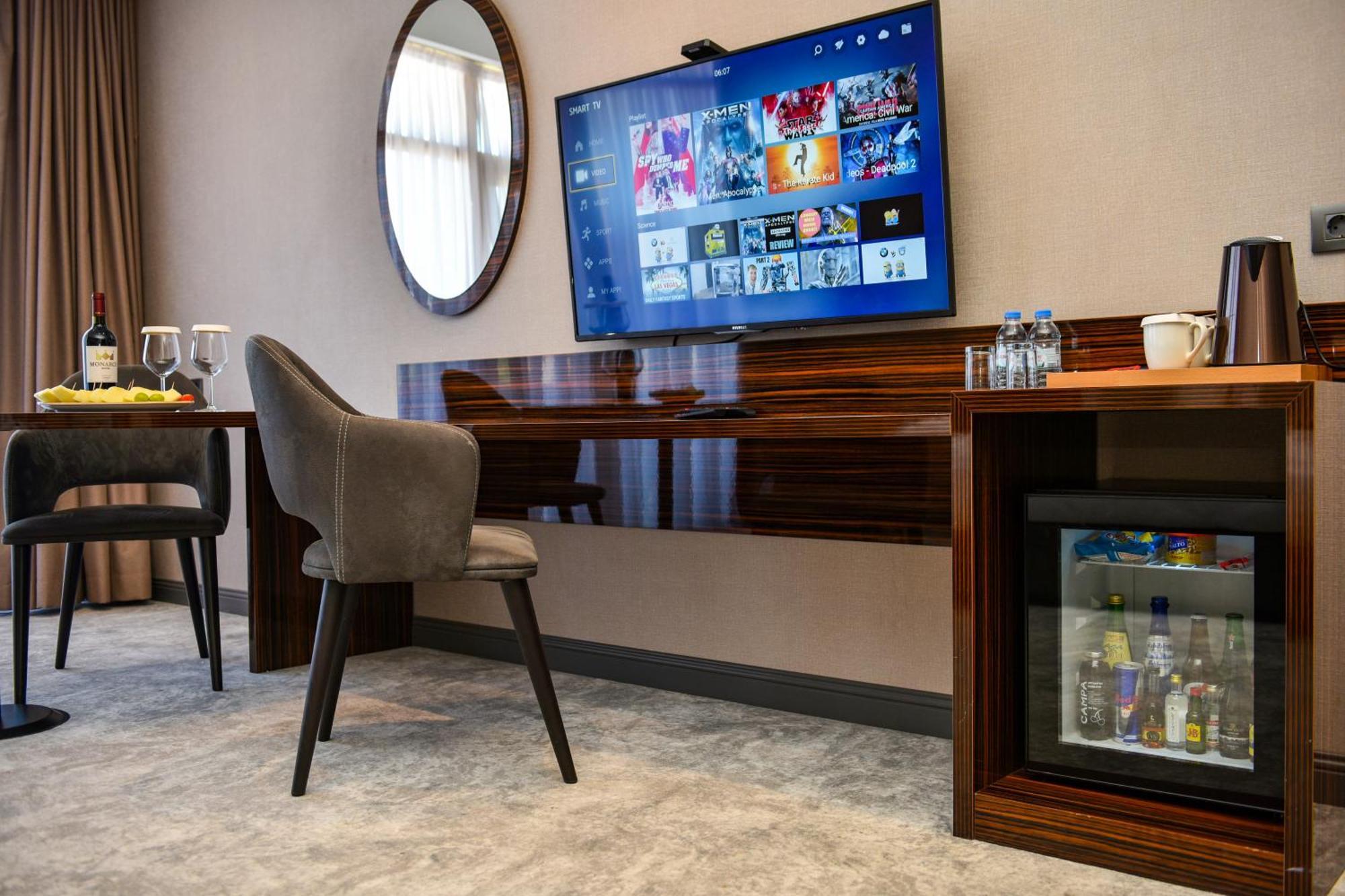 Hotel Monarch Batumi Ngoại thất bức ảnh